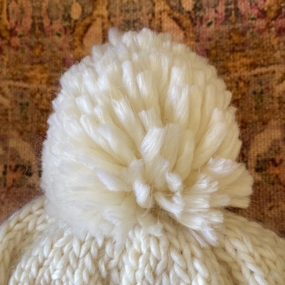 Turtlefur off white ski beanie winter hat OS - Picture 3 of 4